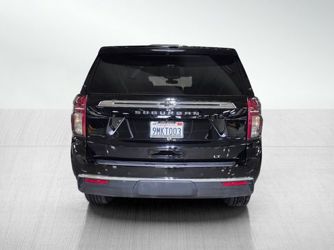 Used 2024 Chevrolet Suburban LT w/ LT Signature Package image 6