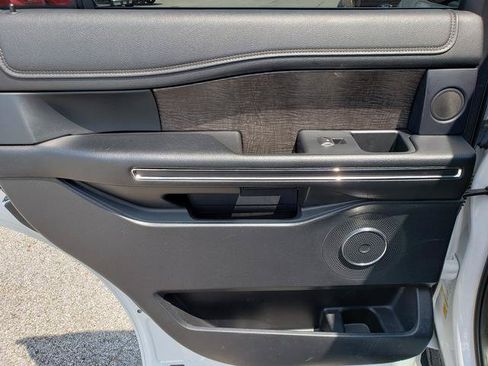 Used 2021 Ford Expedition Limited AWD/4WD image 14
