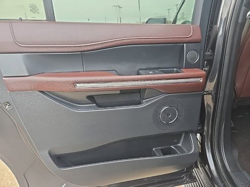 Used 2023 Ford Expedition Max Limited image 43