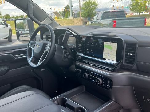 Certified 2025 Chevrolet Silverado 3500 LTZ w/ LTZ Plus Package AWD/4WD image 18