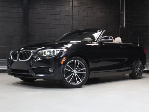 Used 2018 BMW 230i Convertible RWD image 5
