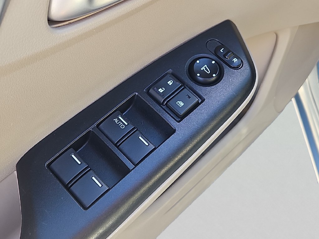 Used 2013 Honda Civic Hybrid Sedan image 19