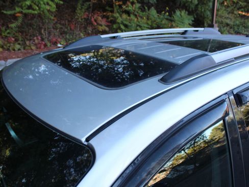 Used 2010 GMC Acadia SLE image 38