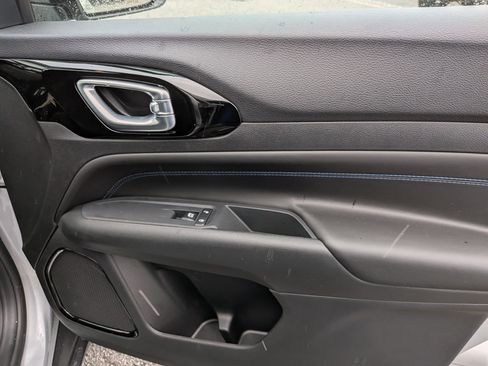 New 2026 Jeep Compass Latitude AWD/4WD image 32