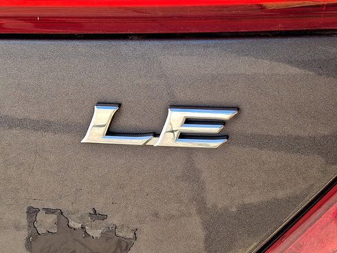 Used 2013 Toyota Camry LE image 30