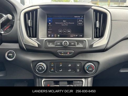 Used 2024 GMC Terrain SLE FWD image 23