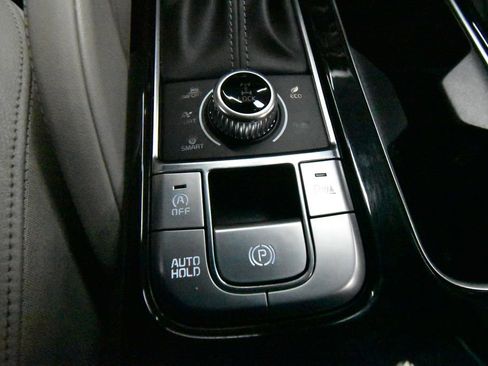 Used 2023 Kia Telluride EX w/ EX Captain's Chair Package image 24