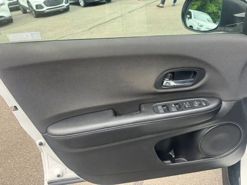 Used 2019 Honda HR-V Sport image 16