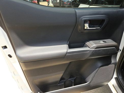 Used 2021 Toyota Tacoma TRD Off-Road w/ Technology Package image 14