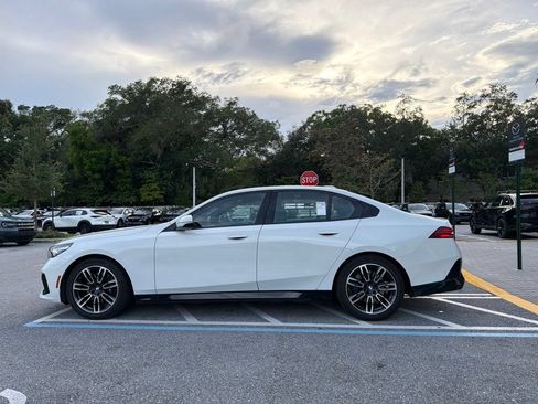 Used 2026 BMW 530i xDrive AWD/4WD image 9
