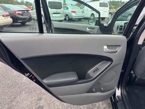 Used 2018 Kia Forte LX image 34