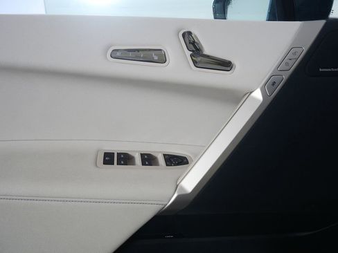 Used 2024 BMW iX xDrive50 w/ Premium Package image 8