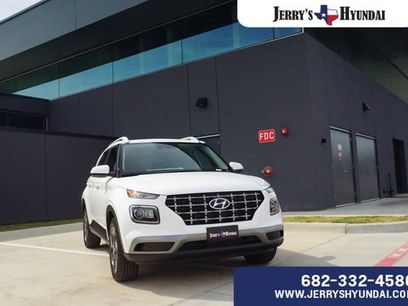 New 2025 Hyundai Venue SEL