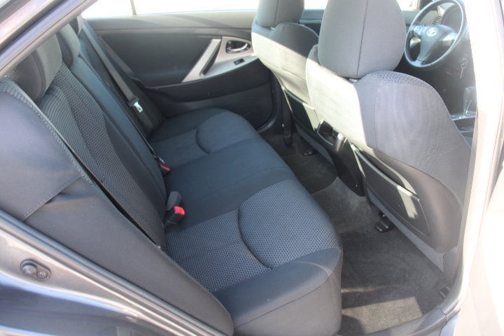 Used 2010 Toyota Camry SE FWD image 16