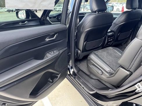 New 2025 Jeep Grand Cherokee L Altitude image 21