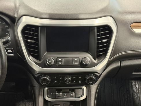 Used 2023 GMC Acadia SLE w/ Driver Convenience Package image 17