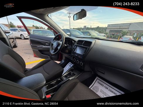 Used 2019 Mitsubishi Outlander Sport LE FWD image 14