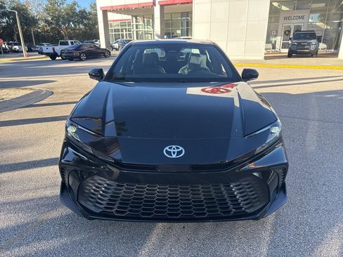 Used 2026 Toyota Camry SE image 2
