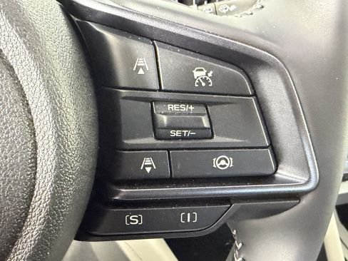 Used 2025 Subaru Forester Limited AWD/4WD image 30