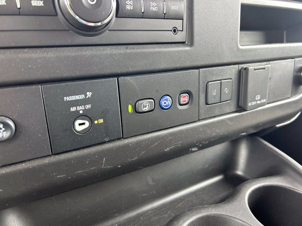 Used 2025 Chevrolet Express 3500 LT w/ LT Preferred Equipment Group RWD image 11