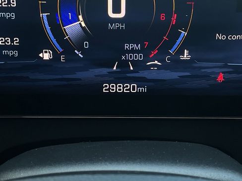 Used 2025 Chevrolet Traverse LT FWD image 38