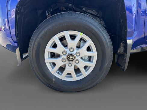 Certified 2025 Toyota Tacoma SR5 AWD/4WD image 14
