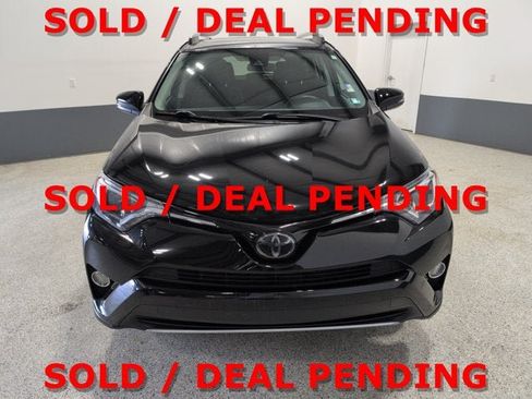 Used 2017 Toyota RAV4 XLE AWD/4WD image 7
