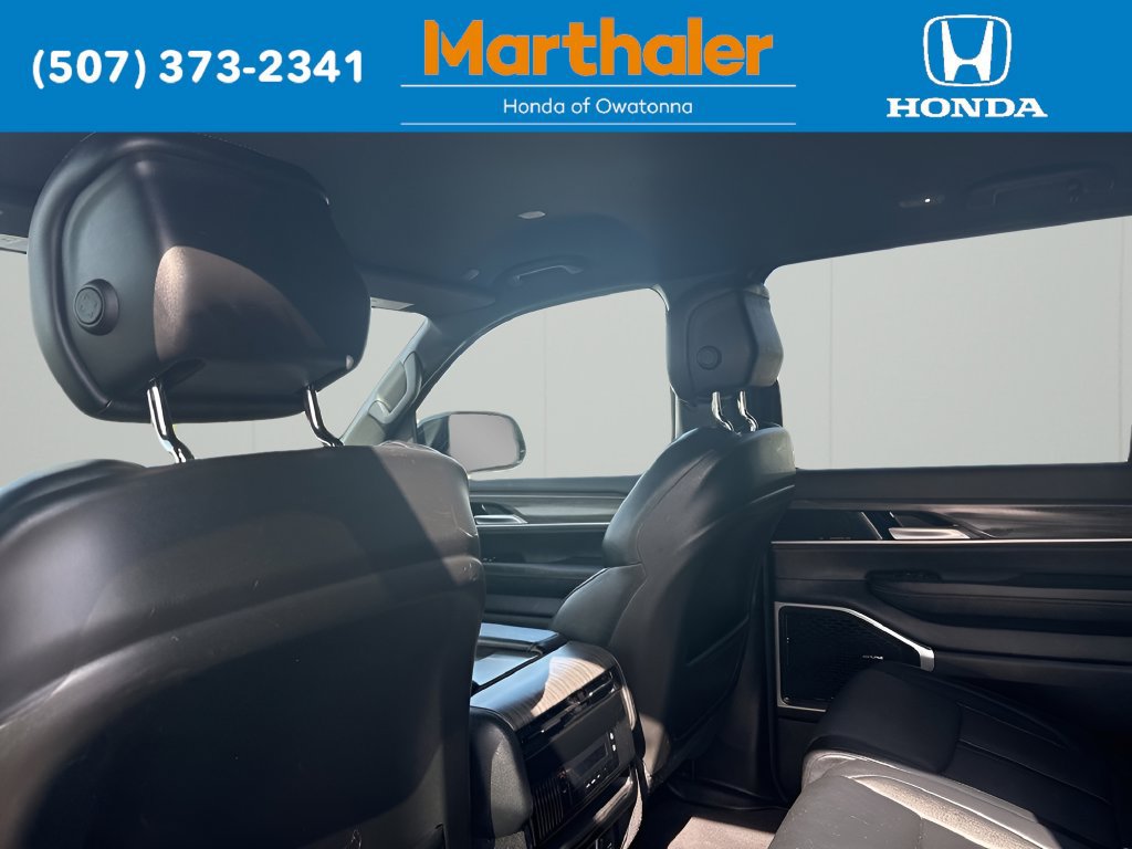 Used 2024 Jeep Wagoneer Series II w/ Flexible Seating Group AWD/4WD image 12