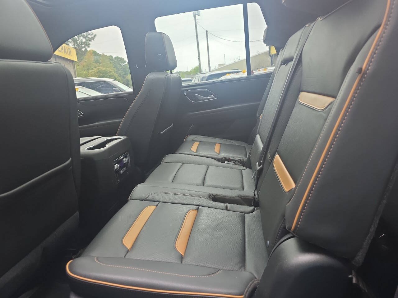 Used 2021 GMC Yukon AT4 AWD/4WD image 11