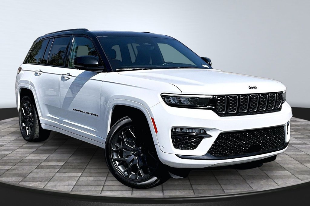 Used 2025 Jeep Grand Cherokee Summit w/ Obsidian Package AWD/4WD image 35