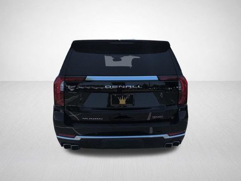 Used 2025 GMC Yukon Denali AWD/4WD image 9
