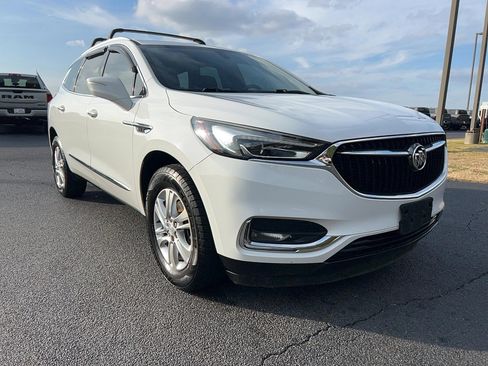 Used 2018 Buick Enclave Essence image 3