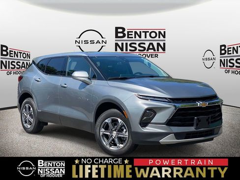 Used 2025 Chevrolet Blazer LT AWD/4WD image 1