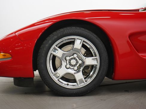 Used 1999 Chevrolet Corvette Coupe w/ Roof Pkg RWD image 23