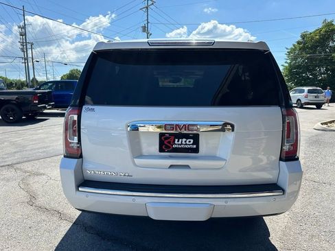 Used 2018 GMC Yukon XL Denali w/ Denali Ultimate Package AWD/4WD image 3