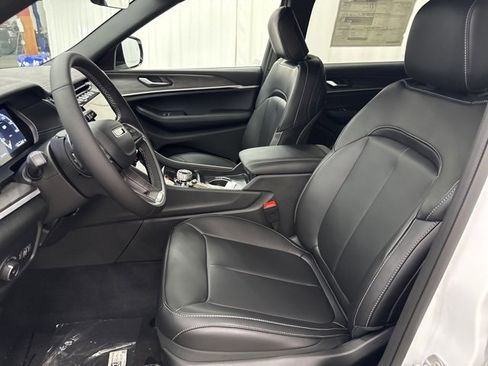 New 2025 Jeep Grand Cherokee L Limited w/ Trailer Tow Package image 4