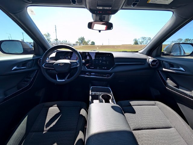 Used 2025 Chevrolet Equinox LT FWD image 12