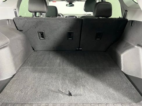 Used 2024 GMC Terrain SLE image 26