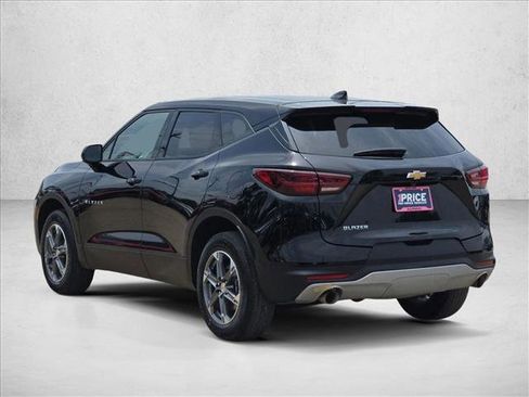 Used 2025 Chevrolet Blazer LT FWD image 8