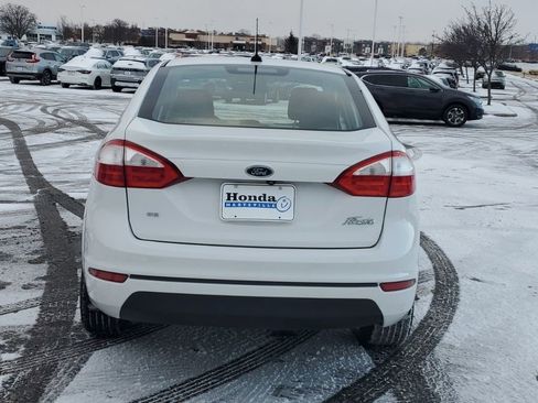 Used 2018 Ford Fiesta SE image 6