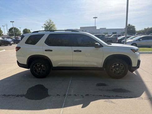 New 2026 Honda Pilot TrailSport image 6