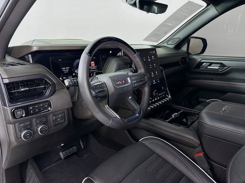 Used 2025 GMC Yukon AT4 Ultimate image 10