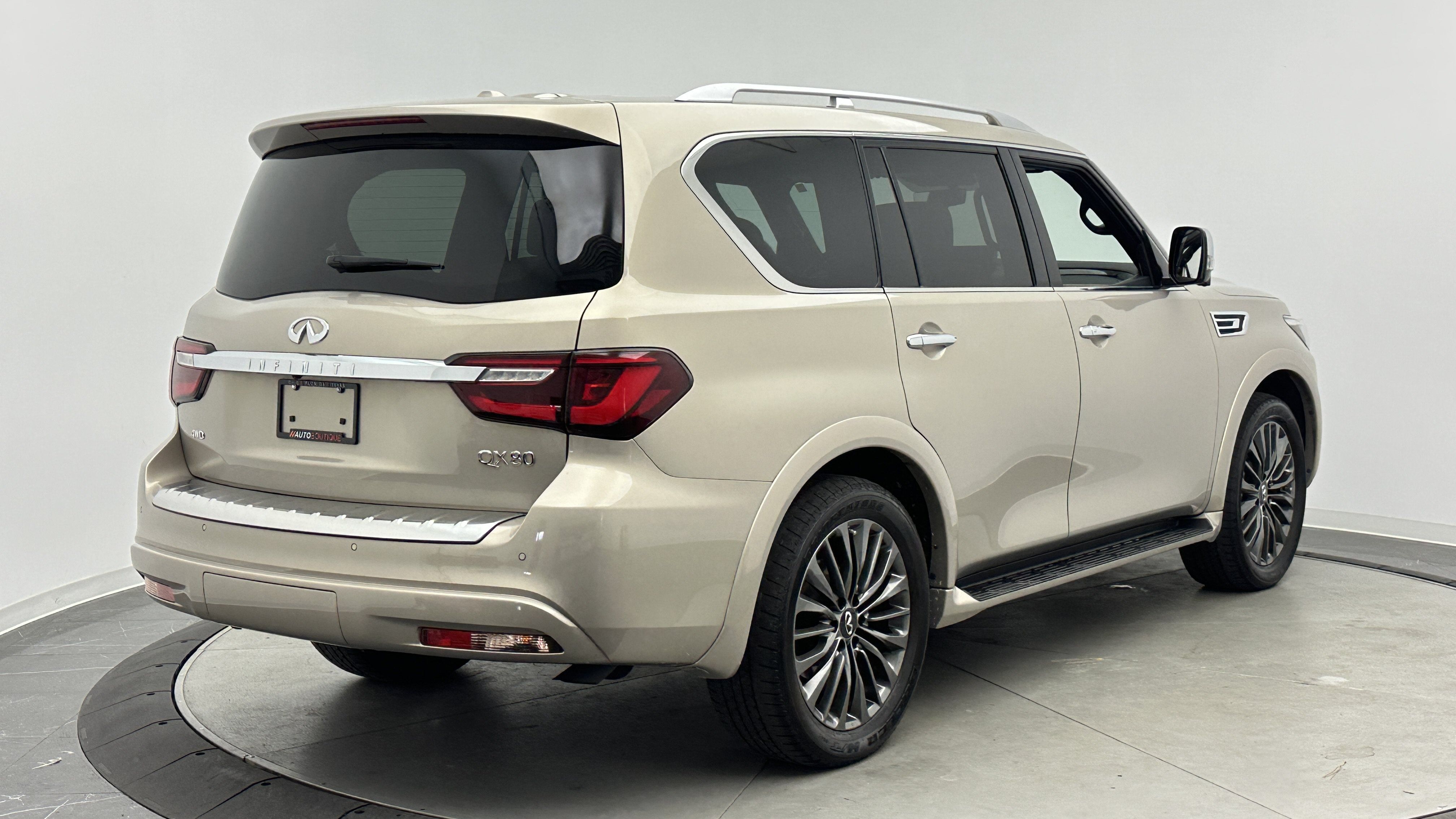 Used 2023 INFINITI QX80 Sensory w/ Cargo Package AWD/4WD image 10