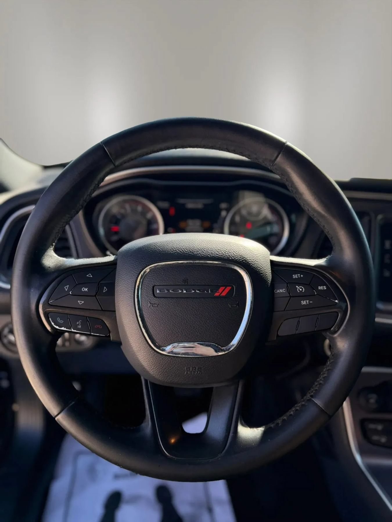Used 2016 Dodge Challenger SXT RWD image 13