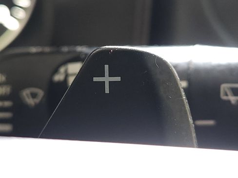 Used 2023 Nissan Rogue S image 18