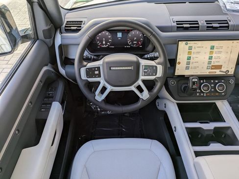 New 2026 Land Rover Defender 110 X-Dynamic SE image 16