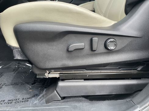 Used 2024 Subaru Ascent Limited AWD/4WD image 16