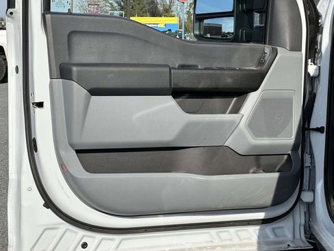 Used 2023 Ford F250 XL w/ XL Chrome Package image 9