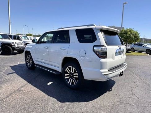 Used 2017 Toyota 4Runner Limited AWD/4WD image 9