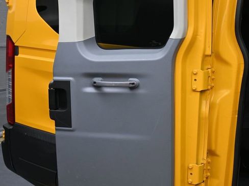 Used 2018 Ford Transit 150 XL RWD image 32